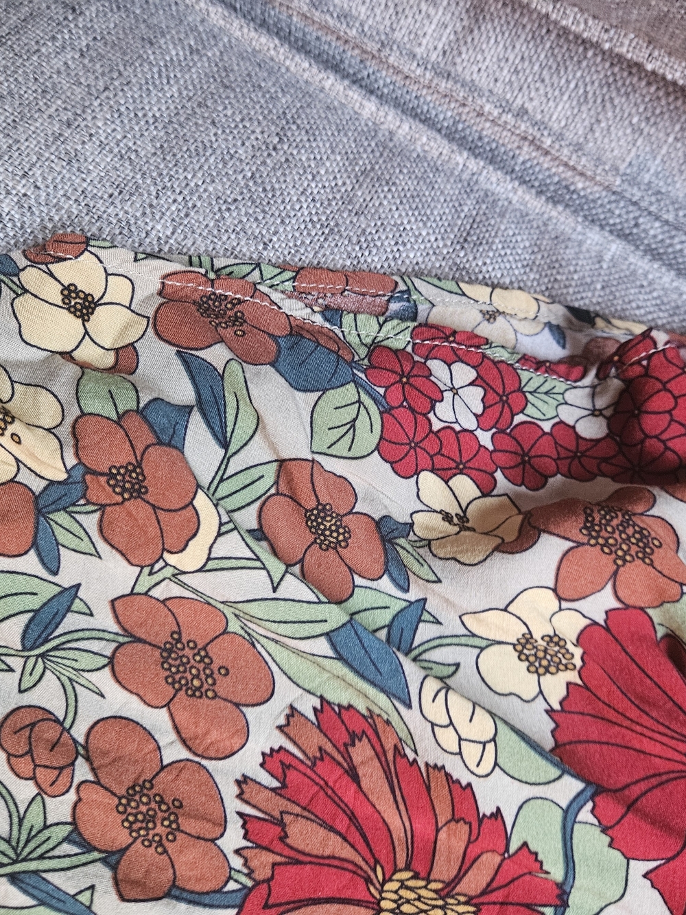 NATURAL LIFE Retro Floral Blouse in Yellow, Orange, Red - Picture 3 of 3